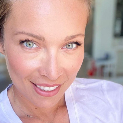 Μαριέττα Χρουσαλά: Προσπαθεί να βγάλει selfie και εισβάλλουν τα παιδιά της