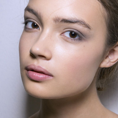 Αν έχεις καστανά μάτια αυτές οι σκιές θα σε κάνουν να ξεχωρίσεις φορώντας μάσκα