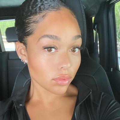 Η Jordyn Woods εμφανίστηκε με ένα αποκαλυπτικό φόρεμα στο Instagram της