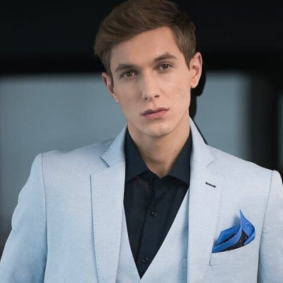 Edward Στεργίου: Θυμάσαι πού έχεις δει ξανά τον ξανθό κούκλο του GNTM 3;