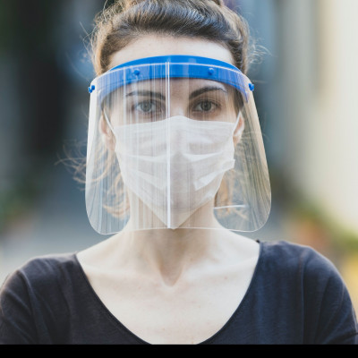 Τελικά βοηθούν τα γυαλιά μυωπίας στο να μην κολλήσεις covid19;