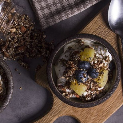 Γκρανόλα με ξηρούς καρπούς χωρίς προσθήκη ζάχαρης από τον Άκη Πετρετζίκη