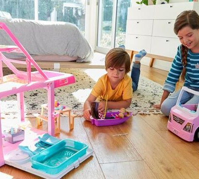 Η Barbie «μαθαίνει» την ενσυναίσθηση στα παιδιά – Τι έδειξε μεγάλη επιστημονική μελέτη