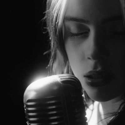 Το #NoTimeToDie videoclip της Billie Eilish είναι επιτέλους εδώ