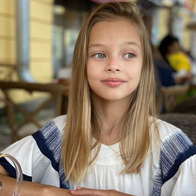 Το 11χρονο μοντέλο είναι πανέμορφο και ίδιο με την κόρη της Angelina Jolie