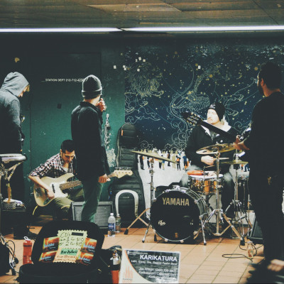 4 boy bands που έχουν γράψει ιστορία και πρέπει να γνωρίσεις