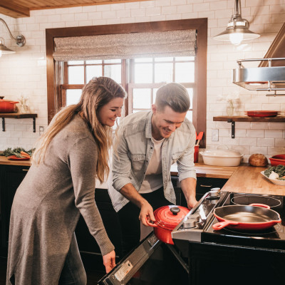 Μετακομίζεις με το αγόρι σου; 5 πράγματα που κανένας δεν θα σου πει για τη συγκατοίκηση