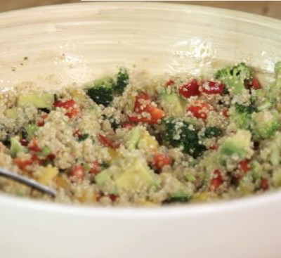 Σήμερα τρώμε σαλάτα με κινόα