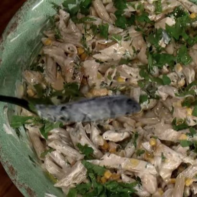 Healthy πένες με κοτόπουλο από τον Άκη Πετρετζίκη