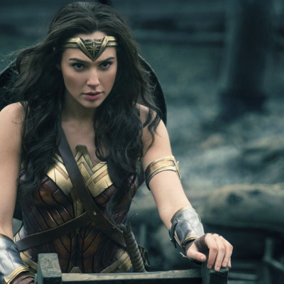 Η Gal Gadot αφήνει για λίγο τη Wonder Woman για την πιο εικονική βασίλισσα