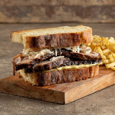 Άκης Πετρετζίκης: Σάντουιτς με πανσέτα