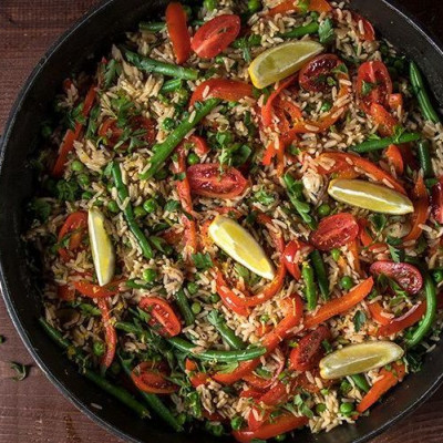 Παέγια λαχανικών από τον Άκη Πετρετζίκη