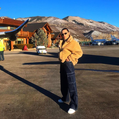 To παλτό της Bella Hadid και της Selena Gomez θα το θες σίγουρα κι εσύ