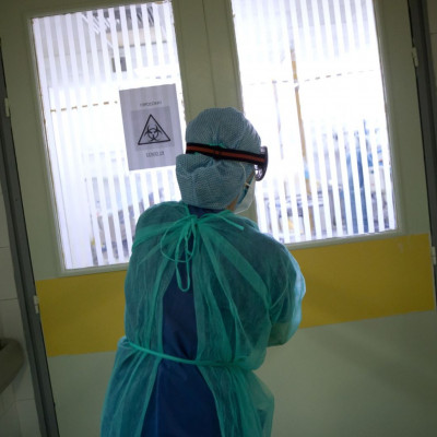 Κορονοϊός: 25χρονος βρέθηκε δύο φορές θετικός μέσα σε 2 μήνες - Ο ιός αποτελεί «άγραφο χάρτη»