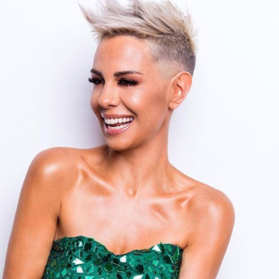 «Στην Υγειά μας ρε παιδιά»: Το «καυτό» τσιφτετέλι της Ράνιας Κωστάκη (video)