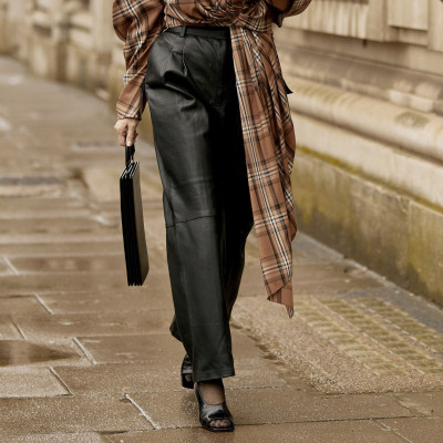 Baggy παντελόνια: 8 τρόποι να τα φορέσεις