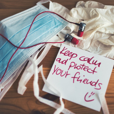 Μπορείς να καθαρίσεις τη μάσκα μόνο με αντισηπτικό;