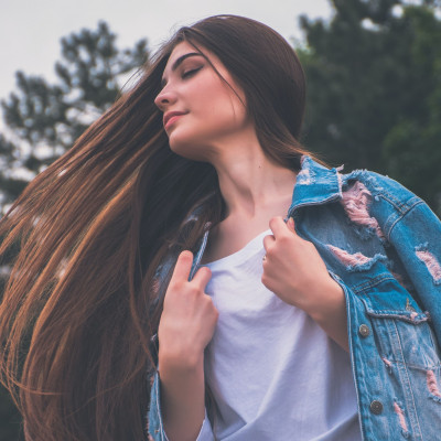 6 tips για να μη λαδώνουν συχνά τα μαλλιά σου