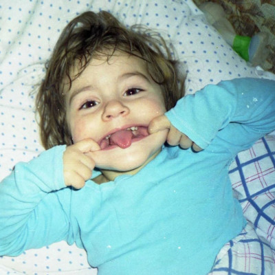 Αναγνωρίζεις την παίκτρια του GNTM στο κοριτσάκι της φωτογραφίας;