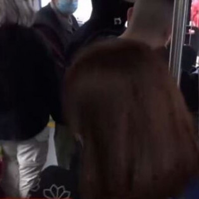 Κορονοϊός: Χαμός στα λεωφορεία – «Βάσω στάση» (video)