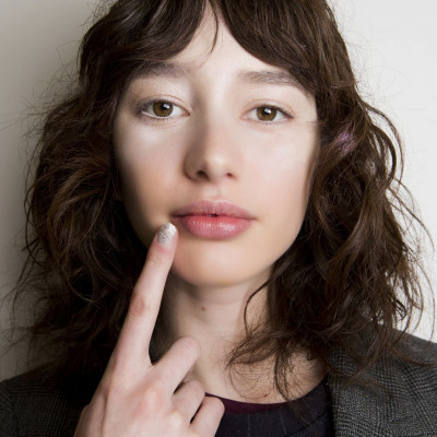 Υπάρχει τρόπος να σταματήσεις να πιάνεις διαρκώς το πρόσωπό σου