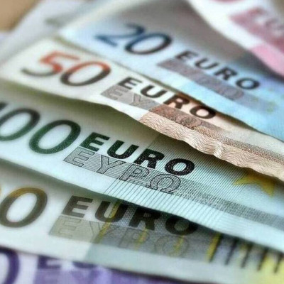 Επίδομα 800 ευρώ: Πότε θα καταβληθεί - Πώς θα πληρωθεί το δώρο Χριστουγέννων