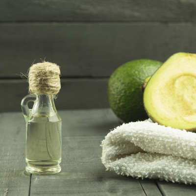 Έλαιο αβοκάντο: Τα απίστευτα οφέλη του για τα μαλλιά, την επιδερμίδα, την υγεία (βίντεο)