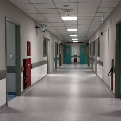 Κορονοϊός: Δεύτερος γιατρός νεκρός μέσα σε 48 ώρες - Αγωνία και απόγνωση στα νοσοκομεία