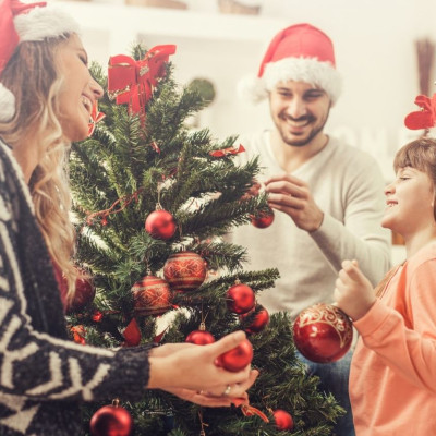 #Μenoumespiti και μεταμορφώνουμε τον χώρο μας σε ένα χριστουγεννιάτικο «καταφύγιο»!