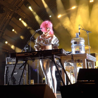 Danai Nielsen: Η pop μουσική σκηνή γνωρίζει το νέο iconic πρόσωπό της