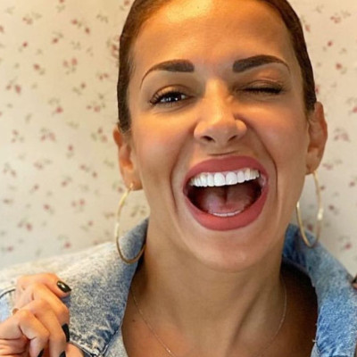 Ελένη Χατζίδου: Κάνει την κόρη της «αεροπλανάκι» κι εκείνη ενθουσιάζεται