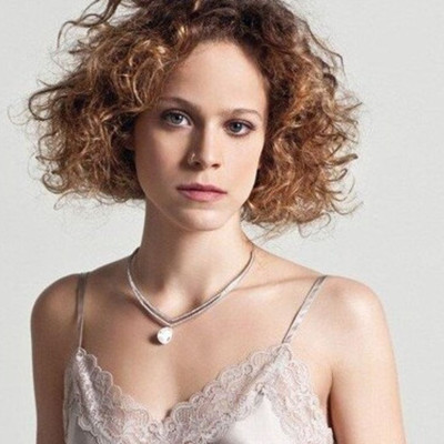 Άγριες Μέλισσες: Έρωτας στο πλατό; Τι τρέχει με την «Ασημίνα» και συμπρωταγωνιστή της;