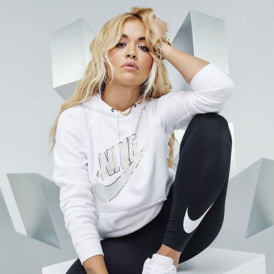 Η Rita Ora έχει σήμερα γενέθλια κι εμείς βρήκαμε τις 10 καλύτερες εμφανίσεις της