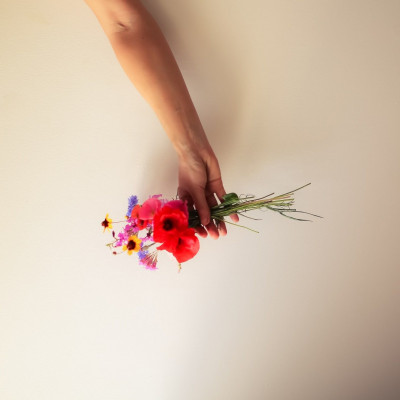 Γιατί ένα κομπλιμέντο στον άλλο είναι το καλύτερο δώρο που μπορείς να κάνεις στον εαυτό σου