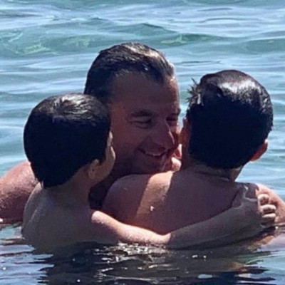 Γιώργος Λιάγκας: Χειμερινοί κολυμβητές οι γιοι του - Δείτε φωτογραφίες