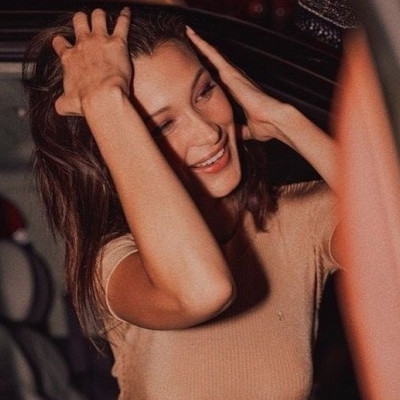 Η Bella Hadid αποδεικνύει πως μπορείς να είσαι στυλάτη μόνο με 15 ευρώ