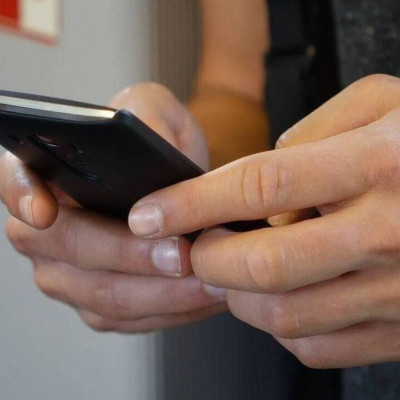 Προσοχή: Αν έχετε μια από αυτές τις εφαρμογές στο κινητό σας κινδυνεύετε - Σας υποκλέπτουν