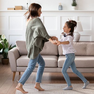 Γυμναστική για μαμάδες: Χορέψτε 15 λεπτά και χάστε θερμίδες