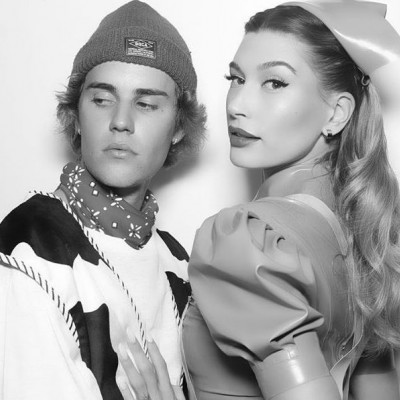 Υπέρμαχος της Selena επιτίθεται στη Hailey και ο Justin τη βάζει στη θέση της