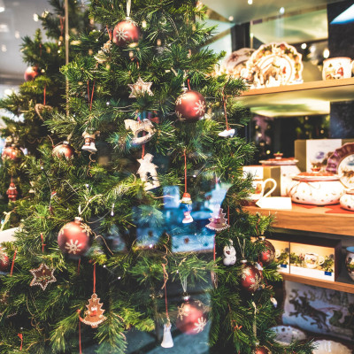 DIY: Φτιάξε γρήγορα και οικονομικά χριστουγεννιάτικα στολίδια