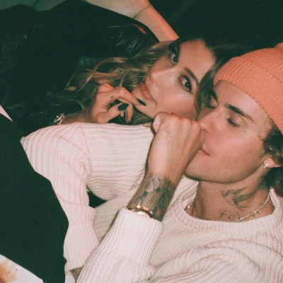 Justin & Hailey Bieber βρίσκονται στο μέρος που όλοι ευχόμαστε να ήμασταν