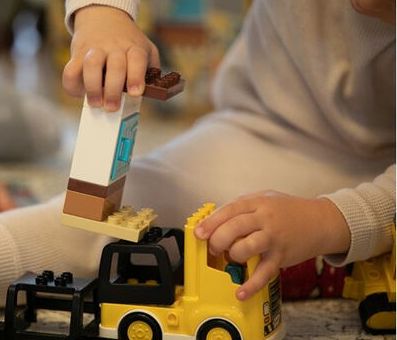 Παιχνίδι στο σπίτι: Η σημασία του να μπορεί να ανακαλύπτει κάθε μέρα νέες δεξιότητες