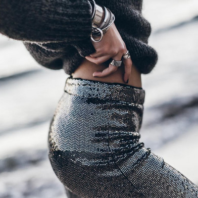 Οδηγός Αγοράς: 10 ρούχα με παγιέτες που μπορείς να φορέσεις ακόμα και τα φετινά Χριστούγεννα