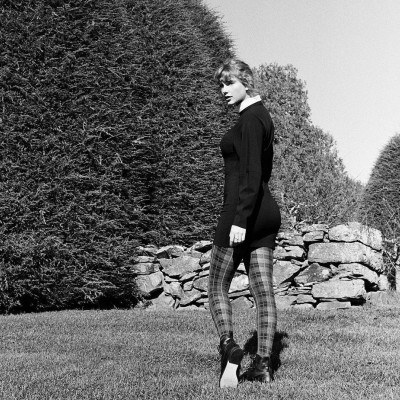 Η "Evermore" συλλογή της Taylor Swift είναι ό,τι πιο cool θα δεις σήμερα