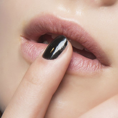 Αυτό είναι το πιο εύκολο και μυρωδάτο DIY scrub χειλιών