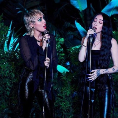 Η αδερφή της Miley Cyrus έχει ευχάριστα νέα για εσένα