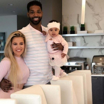 Ο Tristan εθεάθη σε δείπνο με άγνωστη ξανθιά & η Khloe δεν έγινε έξαλλη