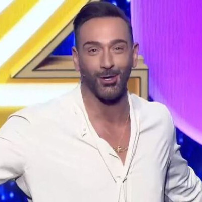 J2US: Απίστευτη εμφάνιση της Κατερίνας Καινούργιου (video)