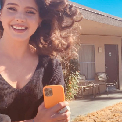 Lana Del Rey ετοιμάζει μια super έκπληξη που θα σε ενθουσιάσει