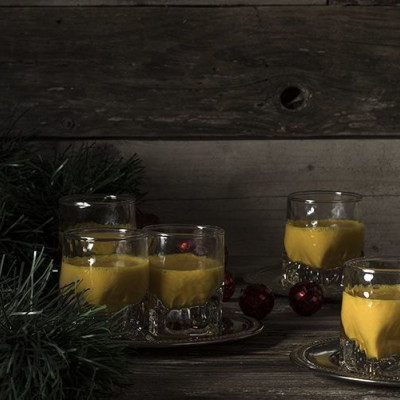 Έχεις δοκιμάσει eggnog με σαφράν από τον Άκη Πετρετζίκη;